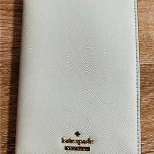 Kate Spade Passport Holder “Cameron Street” EUC!